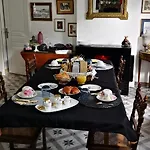 La Cour Du Puits, chambre Ophélie Habitación en casa particular